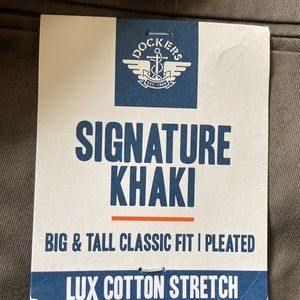 New Dockers® Big & Tall Classic Fit Signature Khaki Lux Cotton Pleated Pants